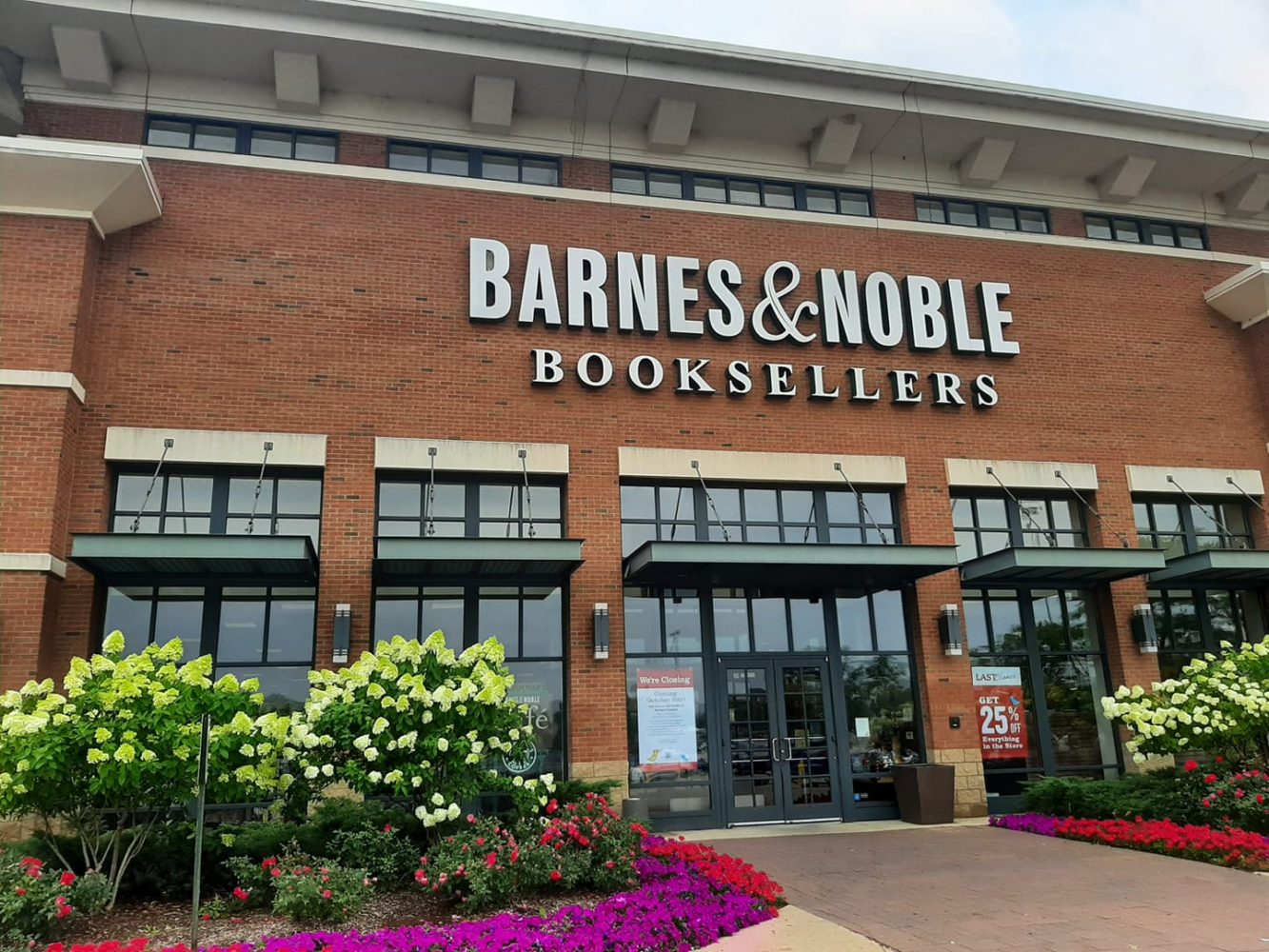 Barnes And Noble Bookstore Closing