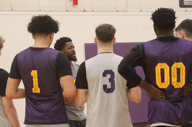 McHenry County College men's basketball coach Rashim Lettsome talks to players during a practice.