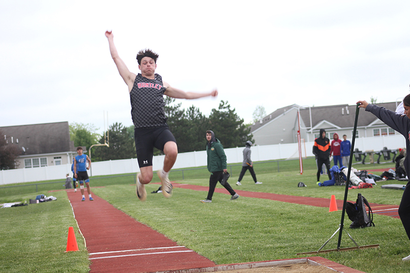 Red Raiders rule FVC to win track title